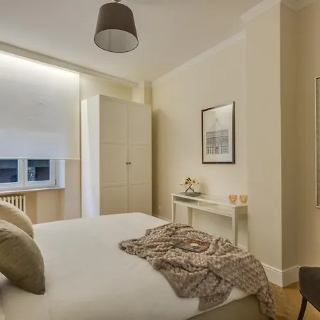 Sophisticated Apartman *